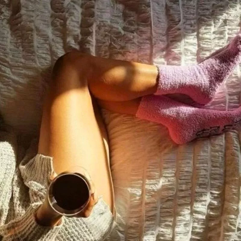 Sosete amuzante Bring Me Coffee Briose roz, Marime 35-40 [2]