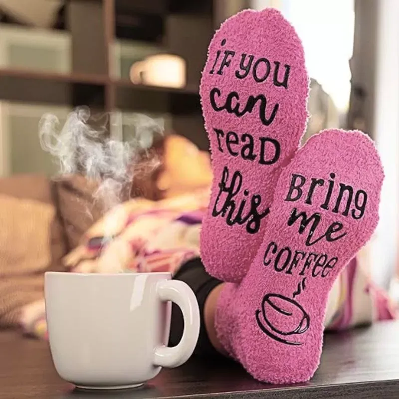 Cadouri pentru Iubita - Sosete amuzante Bring Me Coffee Briose roz, Marime 35-40