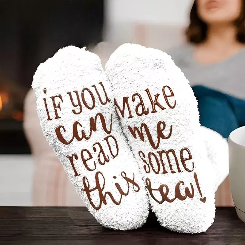 Cadouri pentru Iubita - Sosete Amuzante Bring Me Tea Briose albe