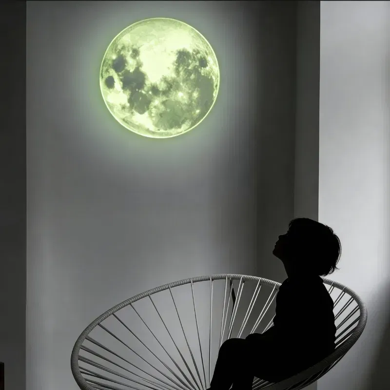 Cadouri pentru Iubita - Sticker decorativ Luna-n Casa, Editie fosforescenta