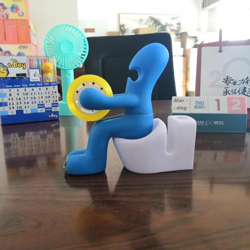 Suport amuzant de birou Omulet pe tron [3]