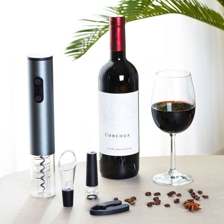 Petrecere - Tirbuson electric cu accesorii vin, set cadou 4 piese