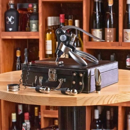 Cadouri Deosebite - Valiza Deluxe cu accesorii de vin Premium set 9 piese