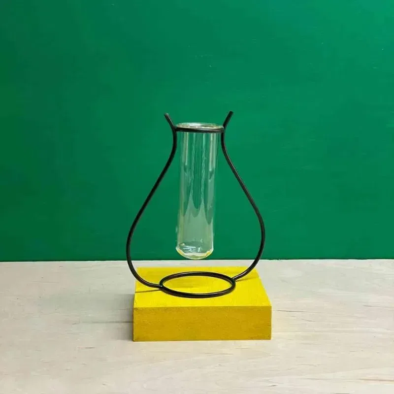 Vaza cu Suport Metalic Zambetul Naturii [3]