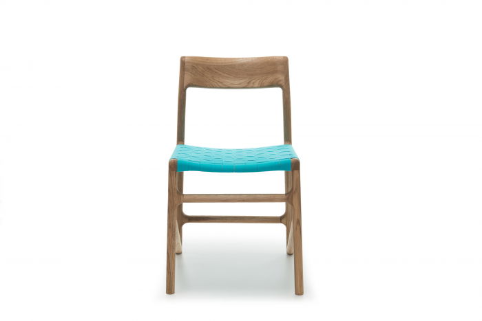 Fawn chair with solid oak structure and cotton webbing seat [8]