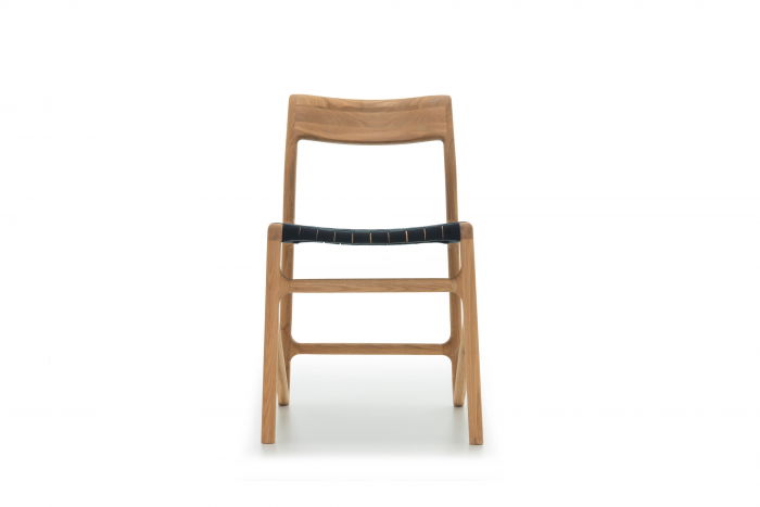 Fawn chair with solid oak structure and cotton webbing seat [6]