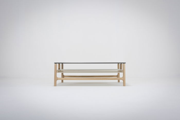 Fawn coffee table with solid wood structure and glass top 90x90x30cm Gazzda [3]