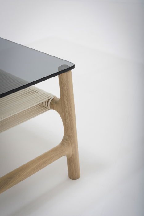 Fawn coffee table with solid wood structure and glass top 90x90x30cm Gazzda [7]