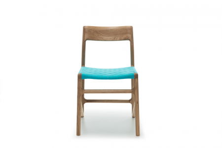 Fawn chair with solid oak structure and cotton webbing seat [7]