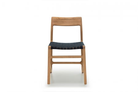 Fawn chair with solid oak structure and cotton webbing seat [6]