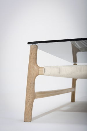 Fawn coffee table with solid wood structure and glass top 90x90x30cm Gazzda [9]