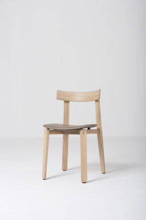 Gazzda - Nora Chair Solid Oak and Upholstered seat Mail Line Flax Gazzda