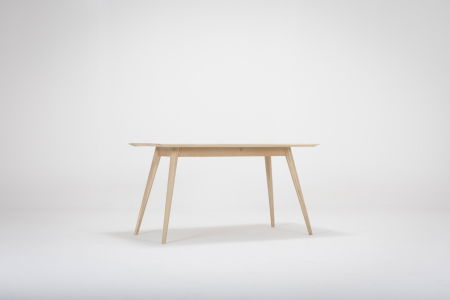 Stafa Desk - without shelf Solid Oak Gazzda 140x80x75cm [1]