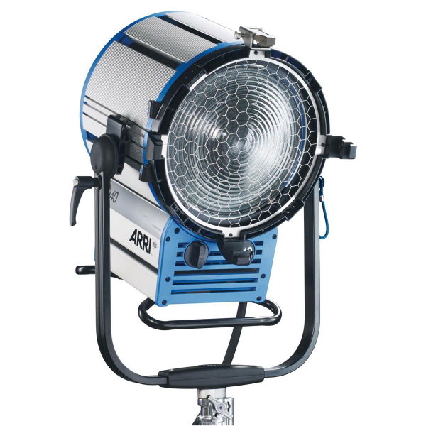 Arri Sursa de iluminare HMI Fresnel True Blue D40 [1]