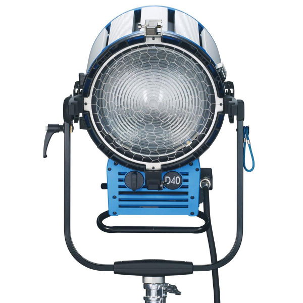 Arri Sursa de iluminare HMI Fresnel True Blue D40 [3]