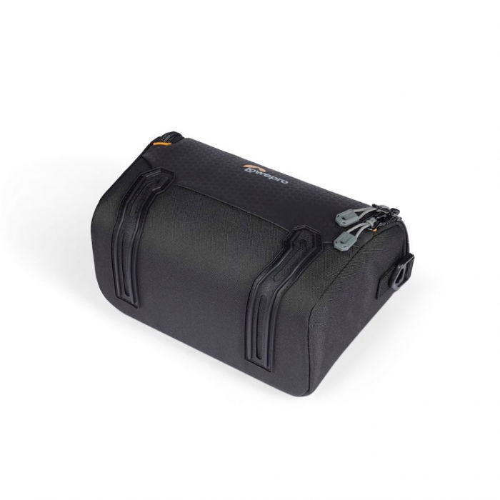 Lowepro Adventura SH 140 III [3]