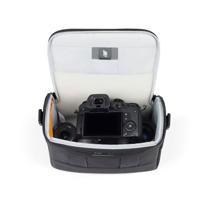 Lowepro Adventura SH 160 III [3]