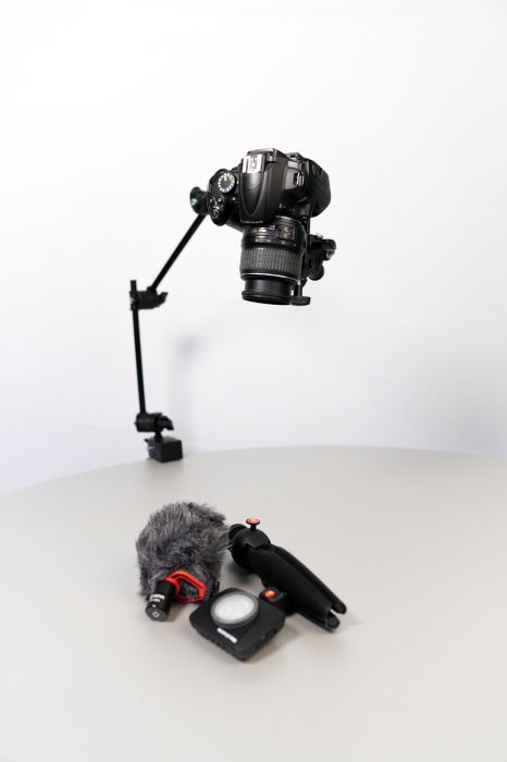 Manfrotto brat articulat cu adaptor camera si menghina [5]