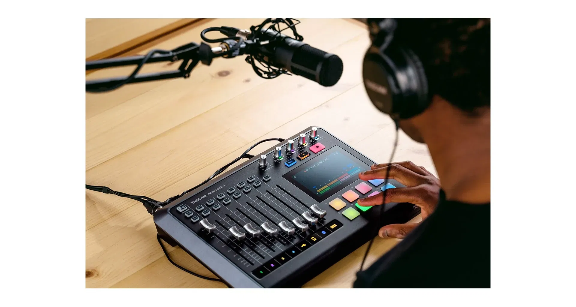 Tascam Mixcast 4 Mixer Podcast [3]