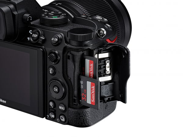 Nikon  Z5 body Aparat foto Mirrorless [2]