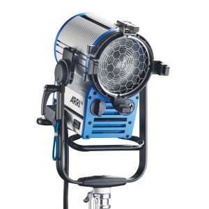 Lumini si blituri - Arri Sursa de iluminare HMI Fresnel True Blue D12