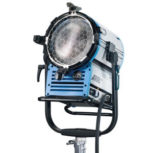 Arri Sursa de iluminare HMI Fresnel True Blue D25 [4]