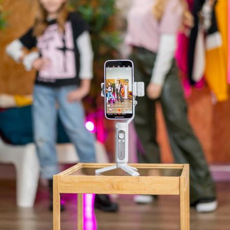 Hohem iSteady XE Stabilizator smartphone cu LED magnetic atasat [4]