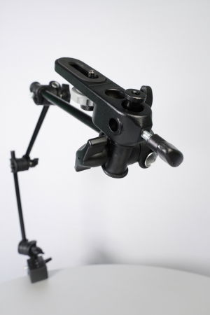Manfrotto brat articulat cu adaptor camera si menghina [3]