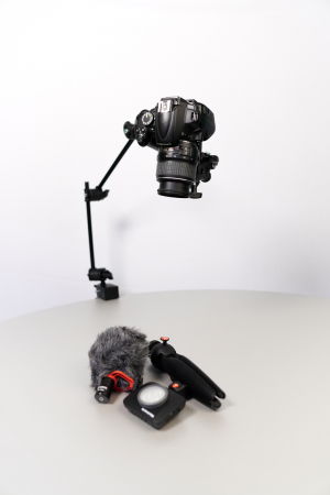 Manfrotto brat articulat cu adaptor camera si menghina [4]