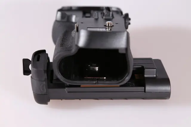 Travor Grip din magnesiu pentru Nikon D600/D610 [3]