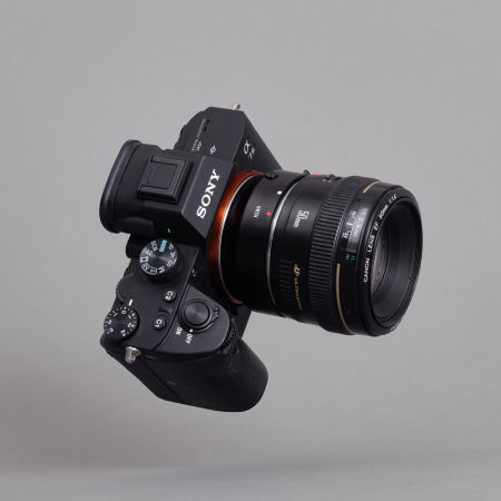 Urth Adaptor Electronic pentru Sony E compatibil cu obiectivele Canon (EF / EF-S) [5]