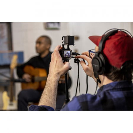 Zoom Q8n-4K Handy Video Recorder [14]