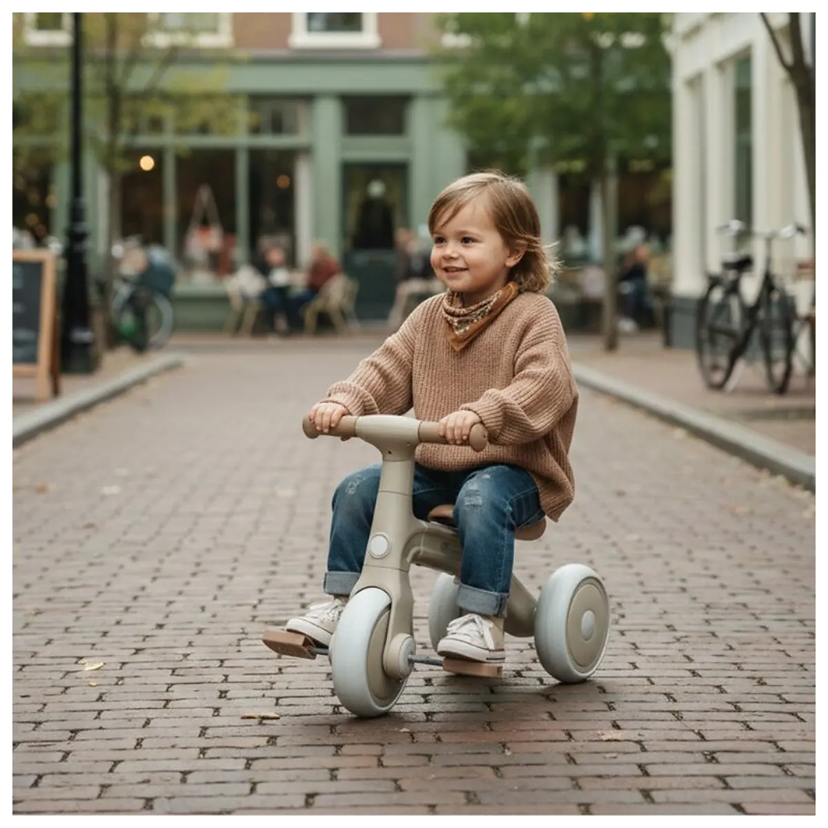 Bicicleta/tricicleta,3 in 1 Petite&Mars, Multifunctionala, Cu/fara pedale, Ghidon directionabil, Sa reglabila pe inaltime, 2.3 kg, Pana la 25 kg, 12-36 luni, Bej [11]