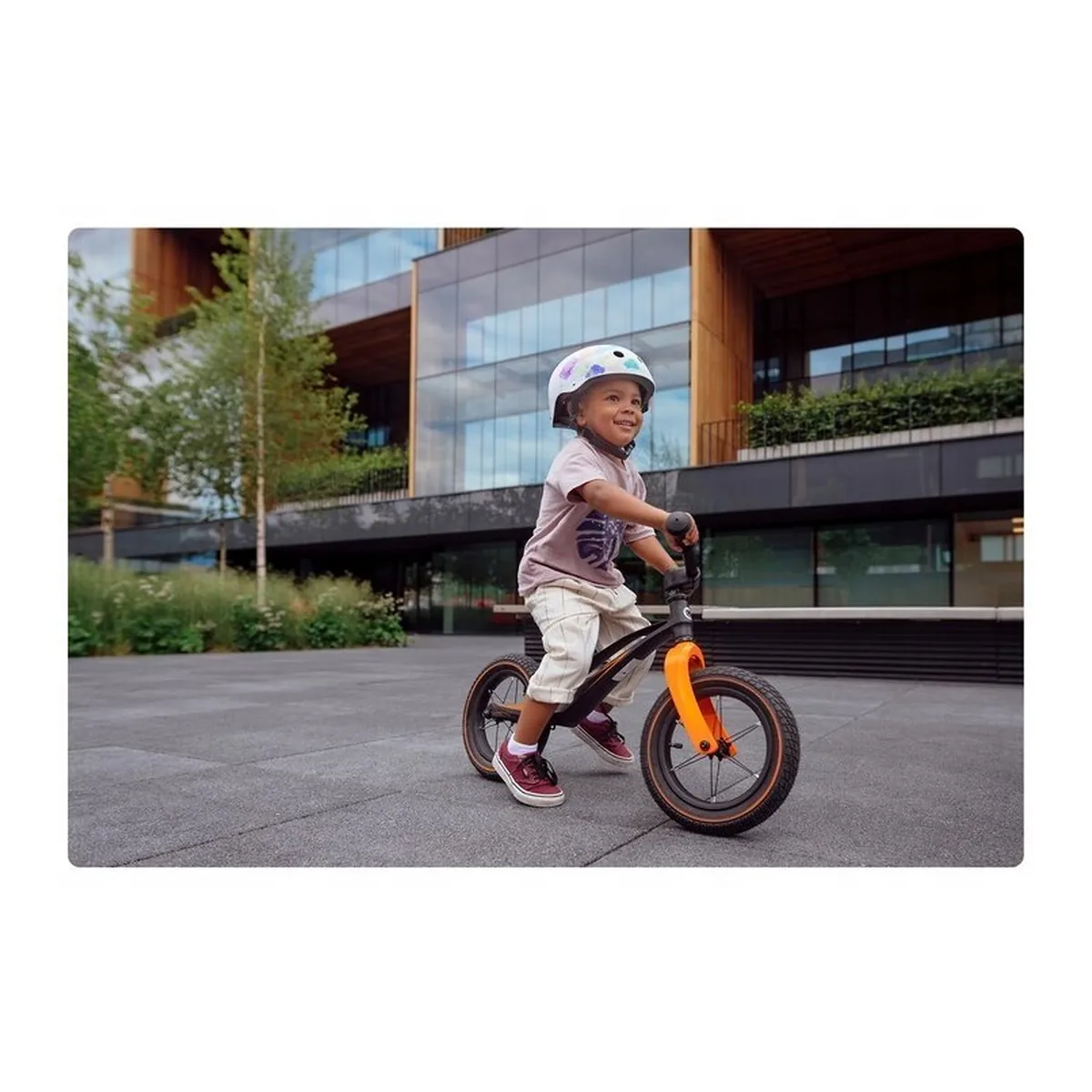 Bicicleta usoara Bart Air, Fara pedale, Cu roti gonflabile, Cu cadru din magneziu, Cu ghidon si sa reglabile, Greutate [11]