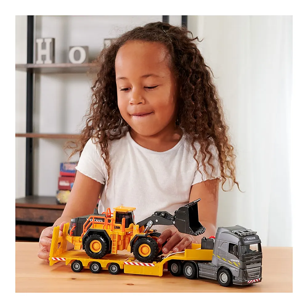 Camion Majorette Volvo cu remorca si buldozer 3 ani + [10]
