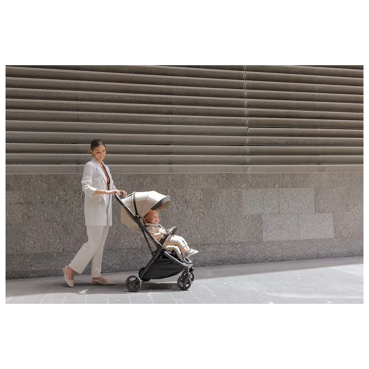 Carucior sport, Jane, Clap, Sistem compact de pliere care permite transportul caruciorului la bordul aeronavei, Cadru [24]