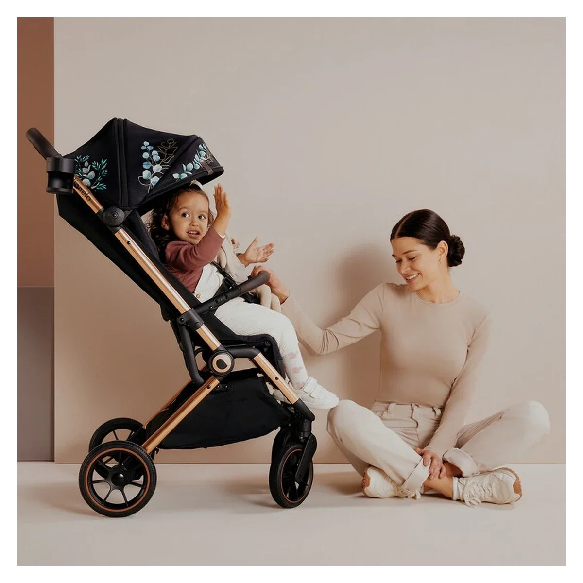 Carucior sport, Lionelo, Cloe, Golden Moments, Editie limitata, Cu accesorii, Pliere compacta pentru avion, 6 luni+, [6]