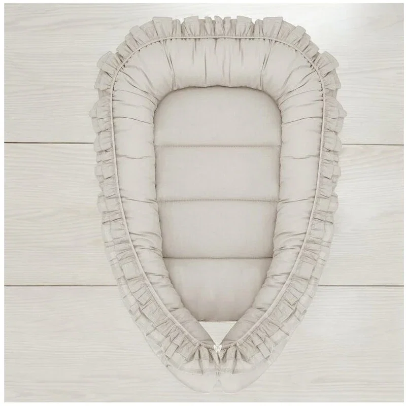 Cosulet bebelus, MimiNu, Baby Nest 55 x 75 cm, Cu Volanase, Husa 100% bumbac, Colectia Royal, Beige 6 luni [2]