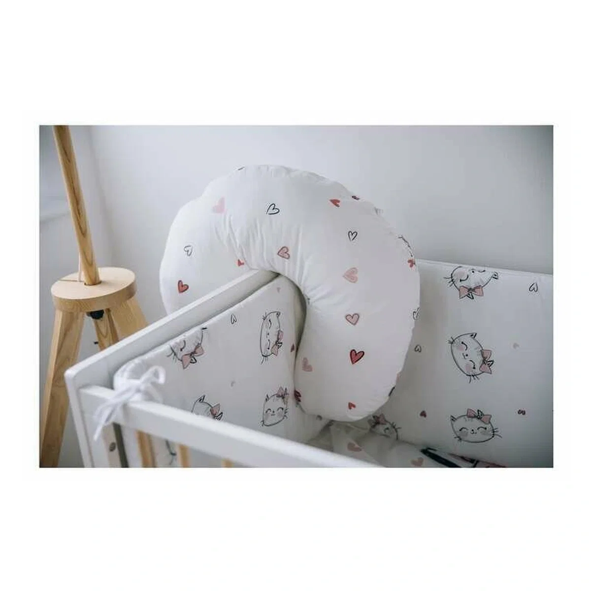 Perna alaptare, Bubaba, Cu husa detasabila, 70x60x18 cm, Kitties&Hearts/White [5]