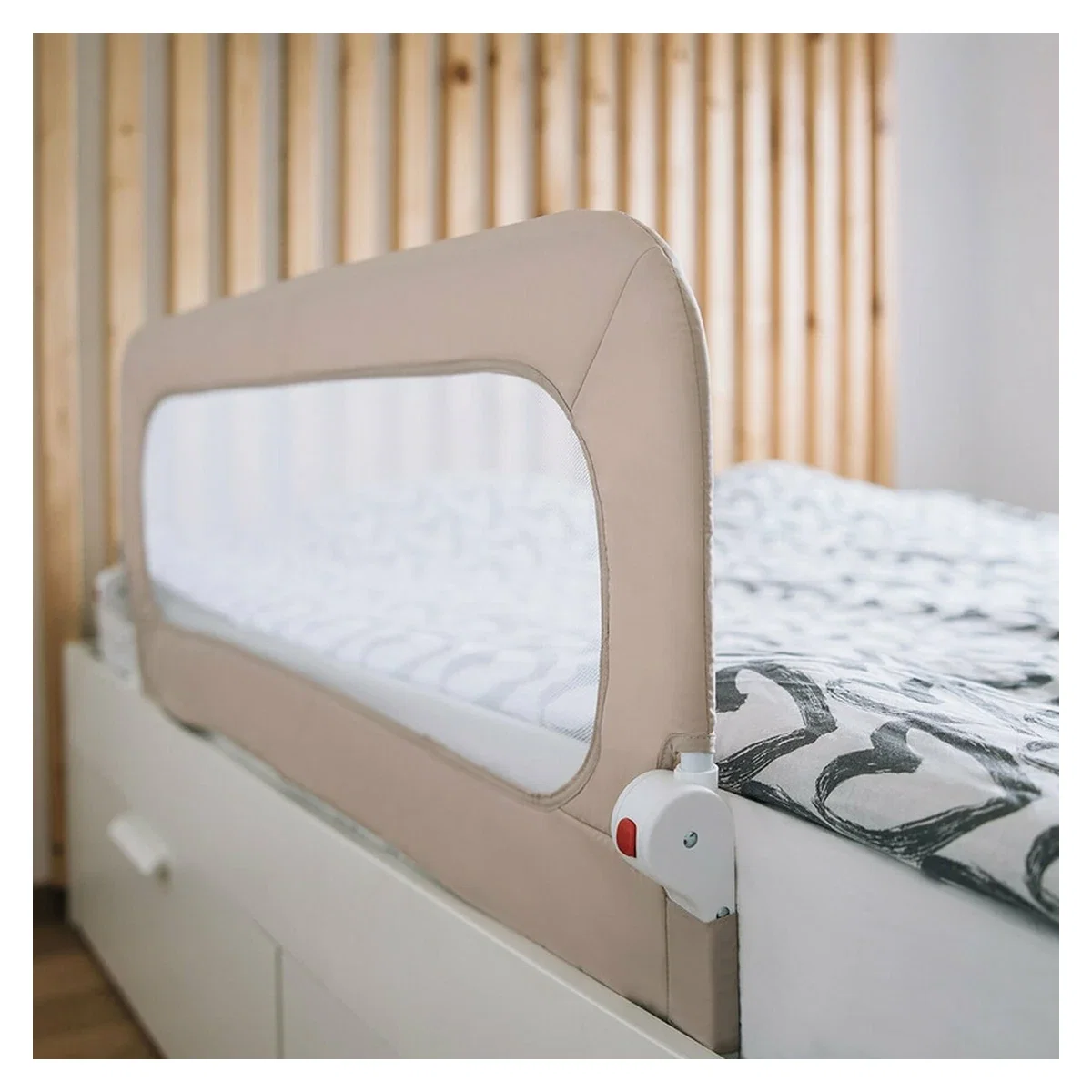 Bariera de protectie pentru pat bebe, Rabatabila, Instalare usoara, Dimensiune 135 x 57 cm, FreeON, Little Dots, Beige [4]