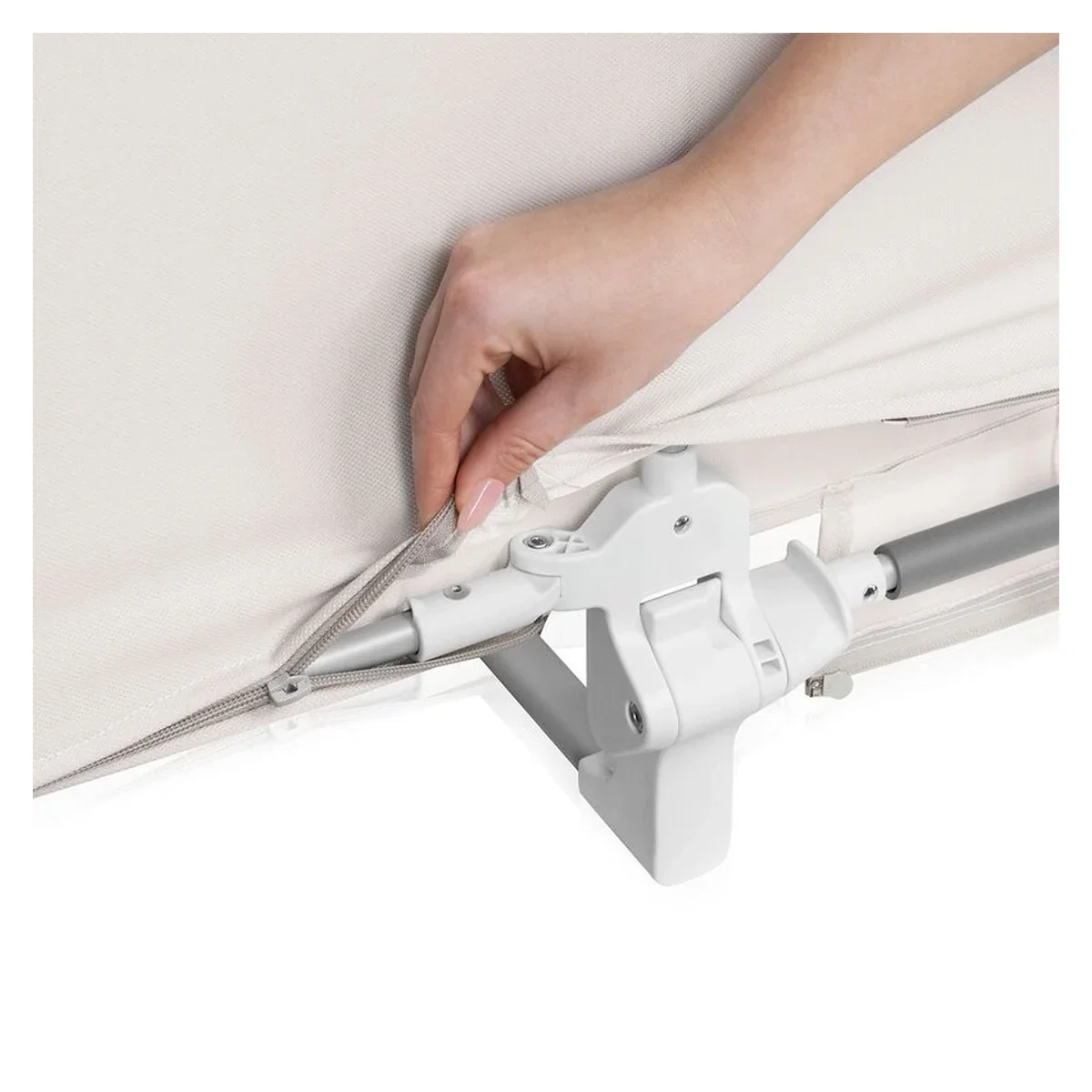Bariera de protectie pentru pat, Lionelo, Lora XL, Pliabila, 150x46 cm, Bej 18 luni [10]