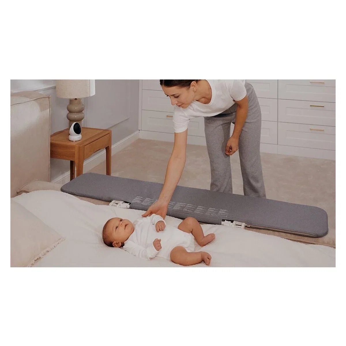 Bariera de protectie pentru pat, Lionelo, Lora XL, Pliabila, Sistem de blocare StandSafe, Geanta de transport inclusa, [26]