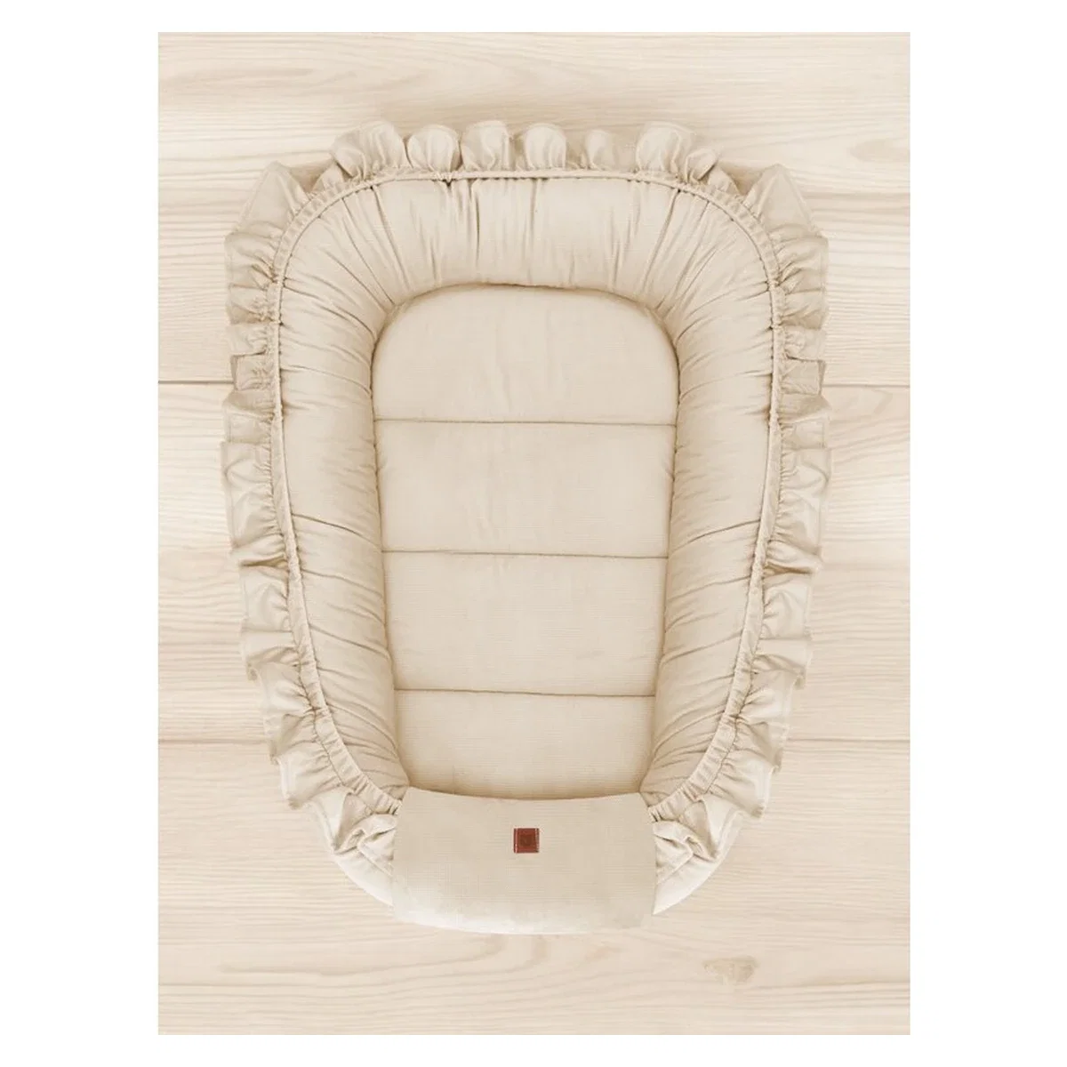 Cosulet bebelus, MimiNu, Pentru dormit, Baby Nest 55 x 75 cm, Cu Volanase, Din catifea, Nugat 6 luni [1]