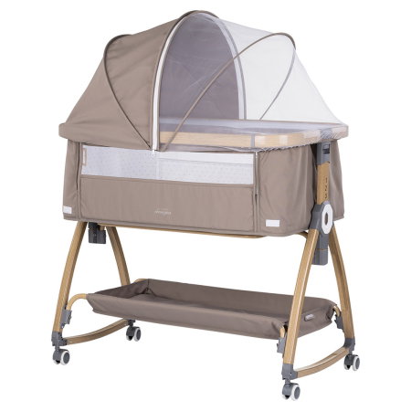 Camera copilului - Patut co-sleeper Chipolino Charisma cu laterala culisanta, functie leagan, inclinare anti-reflux, plasa anti-insecte, Latte wood