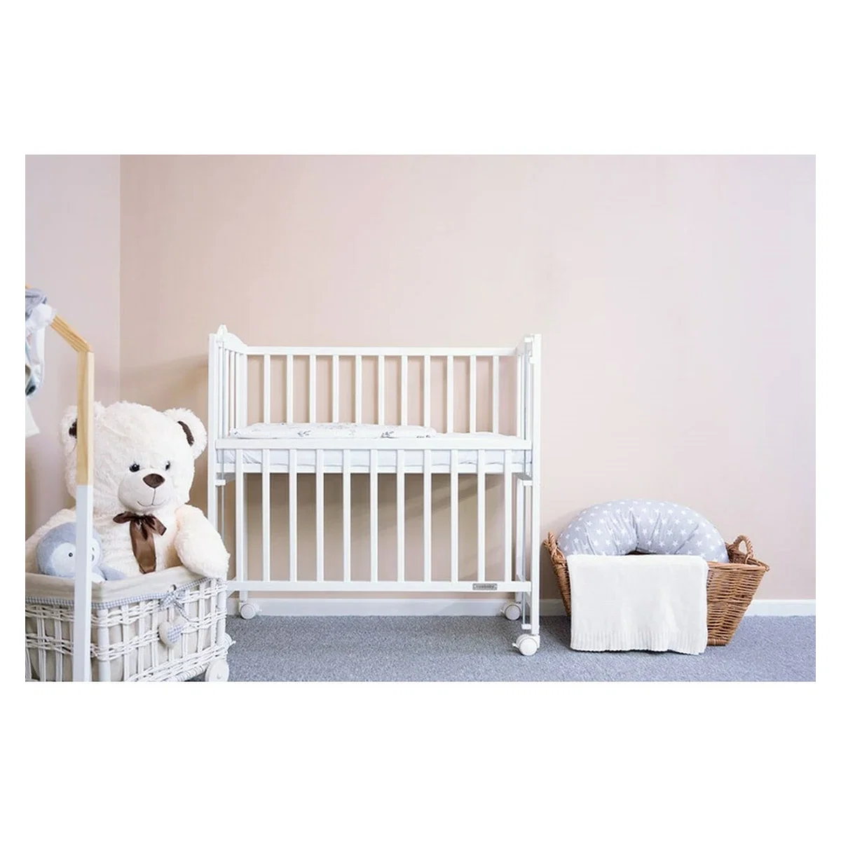 Patut din lemn bebe, 90x40 cm, Cu laterala culisanta, roti, White, New Baby, Mateo 0 luni+ [5]
