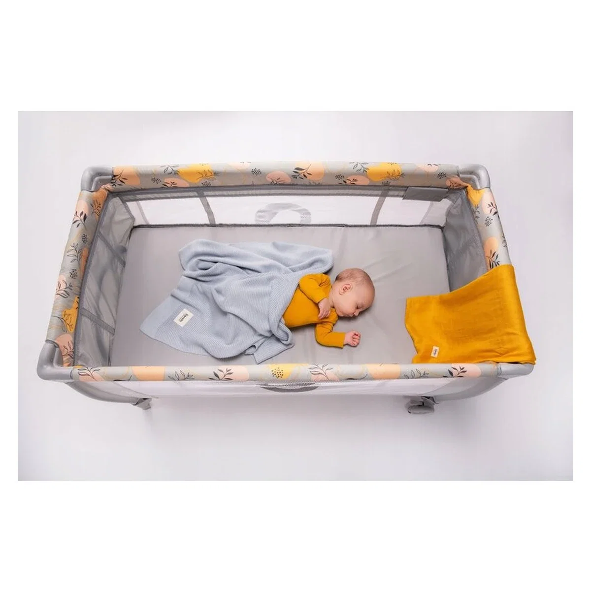 Patut pliant, Lionelo, Stefi Plus, Cu doua nivele, Cu intrare laterala cu fermoar, 2 roti, 120x60 cm, Gri 36 luni [20]