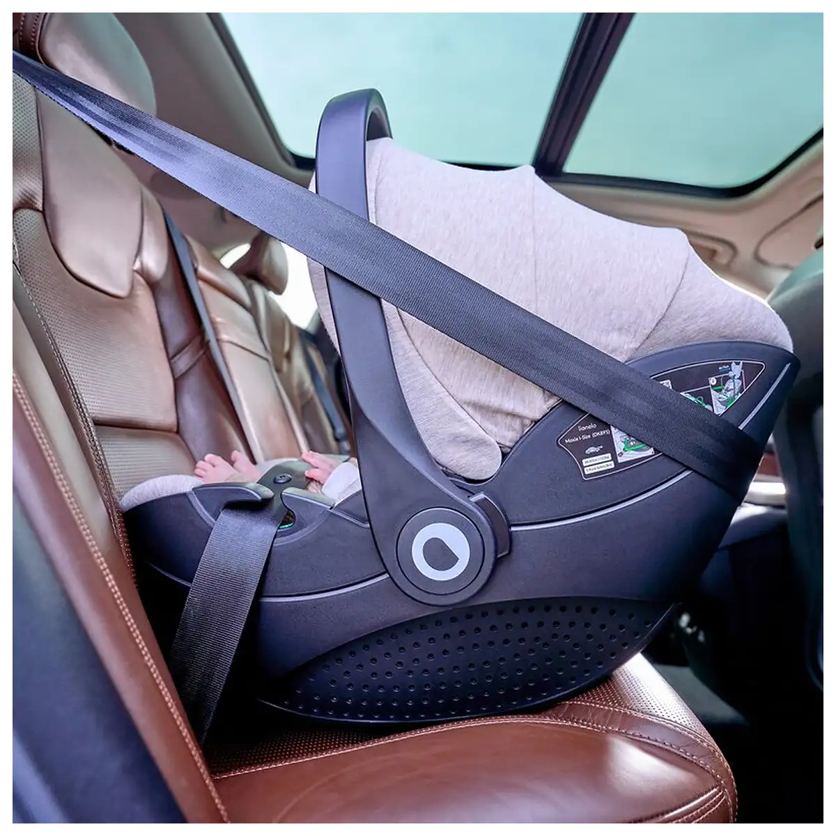 Scoica auto, Lionelo, Moxie, i-Size, 40-87 cm, Tetiera reglabila, intarita cu spuma de memorie, Carcasa ventilata, Din [15]