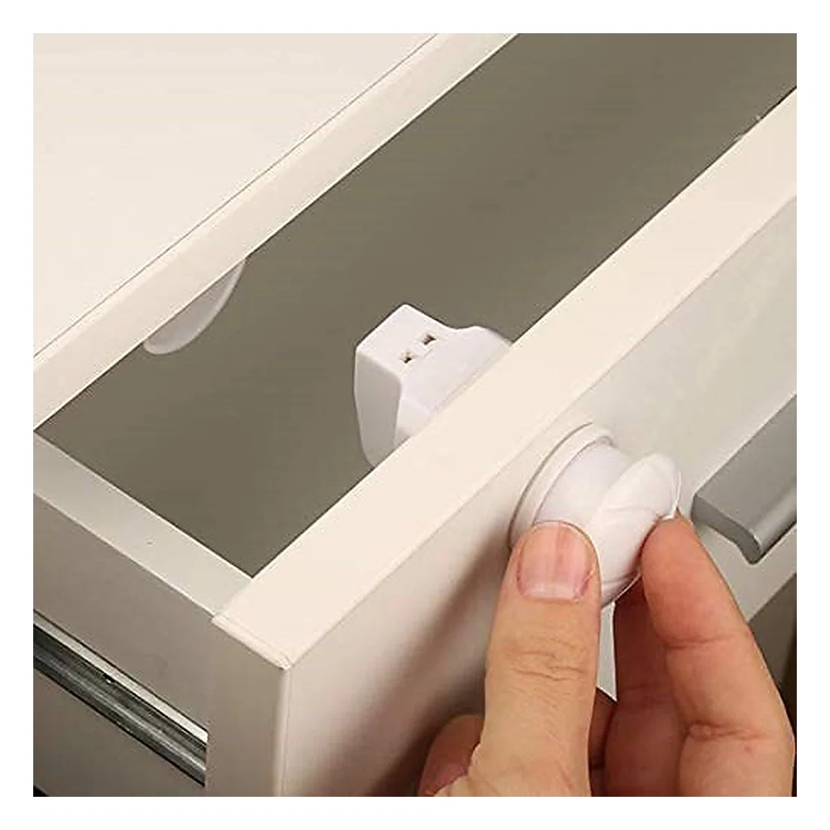 Set 3 sigurante magnetice pentru usi de dulapuri si sertare BabyJem [1]