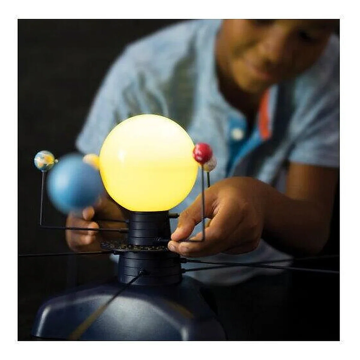 Sistem solar motorizat - Lb. Romana Educational Insights 12 ani [1]