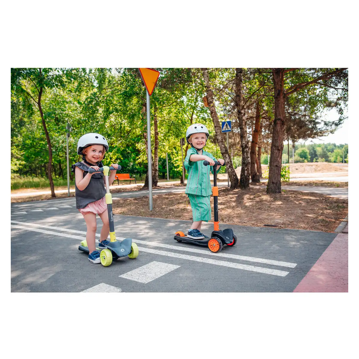 Trotineta, Lionelo, Timy, Copii, Ultrapliabila, Pana la 50 Kg, lumini LED, 3 ani+, Verde [22]